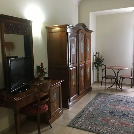 Giatra Hotell 4*