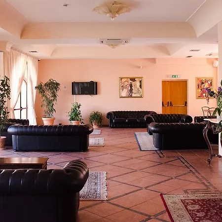 Giatra Hotel 4*