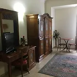 Giatra Hotel 4*